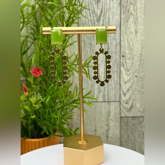 Delicate Flirty Art Deco Brass Earrings - Floral Elegant Drop Earrings - Picture 10 of 17